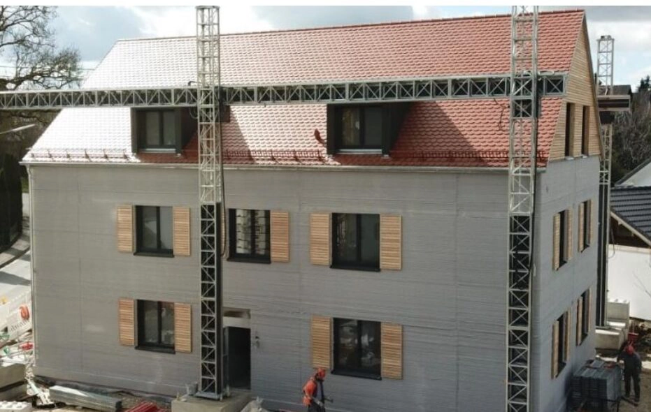 بررسی نکات کلیدی، چالشها و پیشرفتهای ساخت مسکن با پرینت سهبعدی برای حل بحران کمبود مسکن با رویکرد واقعبینانه.