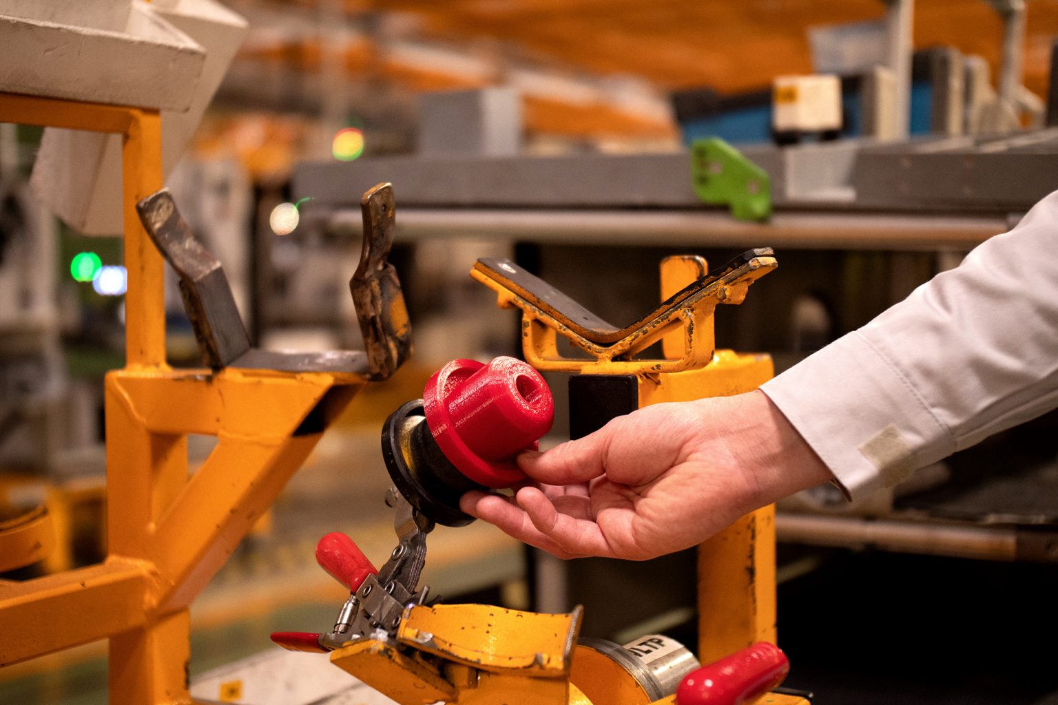 Nissan-equips-the-Barcelona-factory-with-BCN3D-3D-printing-technology3 (1)
